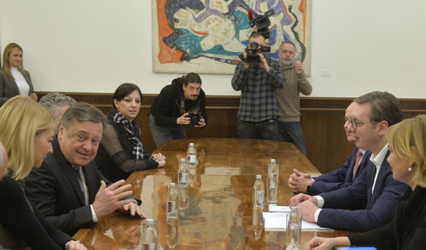 Вучић и Јанковић разговарали о сарадњи Београда и Љубљане
