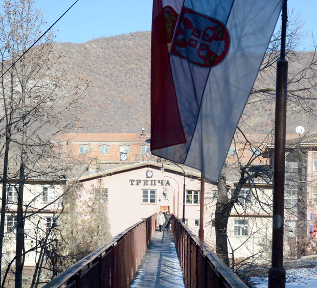 И статус Трепче на столу у дијалогу 