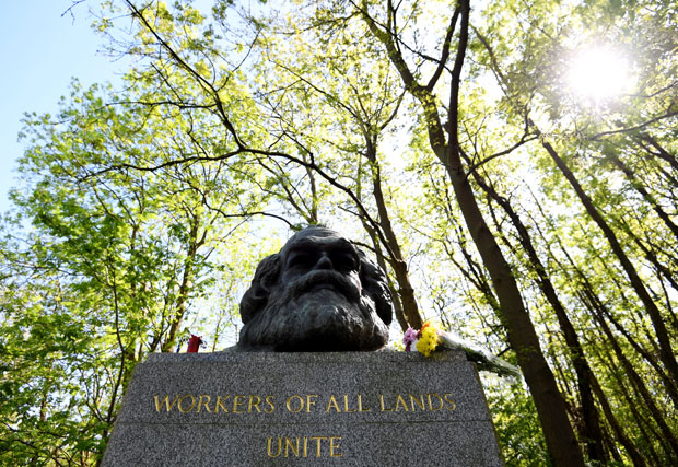 Коме у Лондону смета мртав Карл Маркс? (ФОТО)


