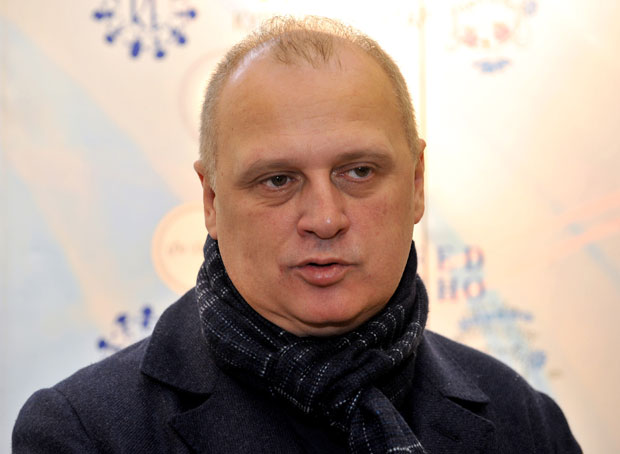 Весић: Тамо где је народ Србије тамо је и Вучић