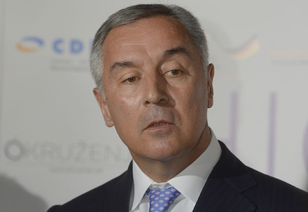 Опозвати Мила, заробио Црну Гору