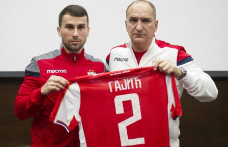 ЗВЕЗДА ПРЕ ПАРТИЗАНА: Гајић у Анталији задужио црвено-бели дрес са бројем два