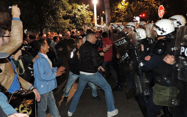 ПОЛИТИЧКА КРИЗА У ЦРНОЈ ГОРИ: Опозиција, корак до протеста