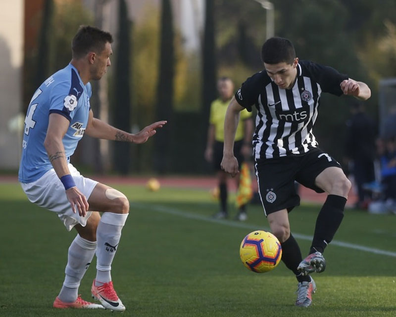 ЦРНО-БЕЛИ ЦРВЕНЕЛИ: Реми Партизана и Kрила Совјетова