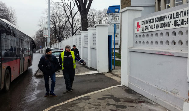 ТЕЖАК ЛАНЧАНИ СУДАР: Више особа повређено, међу њима и водитељка ТВ Пинк (Фото)