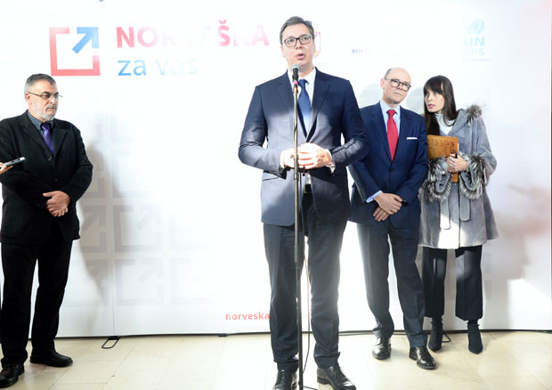 ПРЕДСЕДНИК У АЛЕКСИНЦУ: Норвешка је искрен пријатељ Србије, хвала што нас учите да радимо (Фото)
