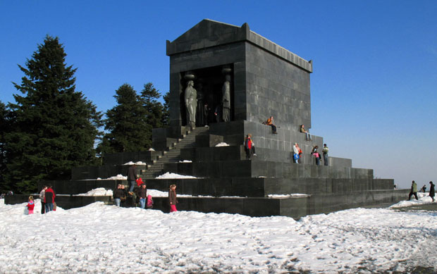 Незнани јунак опет обасјан светлошћу