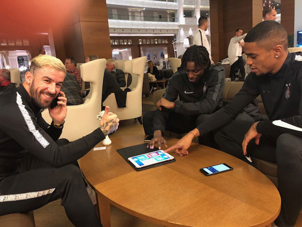 КЛУПА МЕ БАШ ЖУЉА: Енаке признаје да се никако не мири са минутажом на “кашичицу”