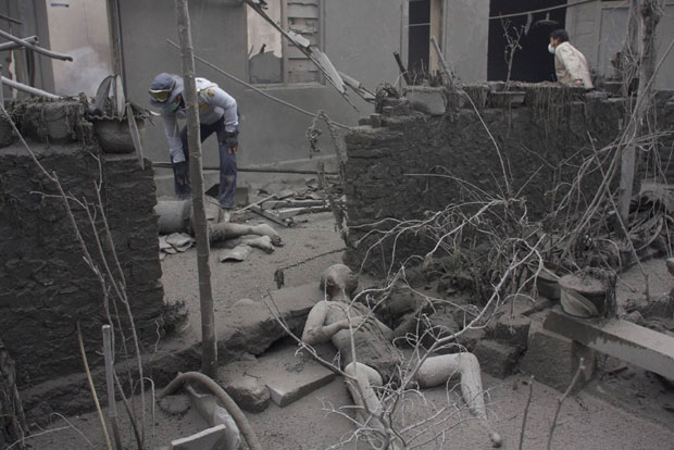 ПОТОЦИ ЛАВЕ У ИНДОНЕЗИЈИ: Евакуација због нове ерупције вулкана