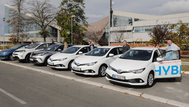 CARGO : Није вожња него помоћ пријатеља