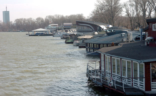 Сплавовима такса по квадрату 