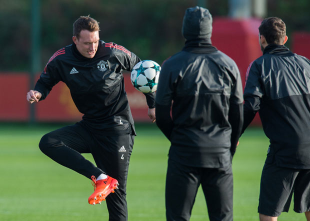 Џонс продужио уговор са Јунајтедом