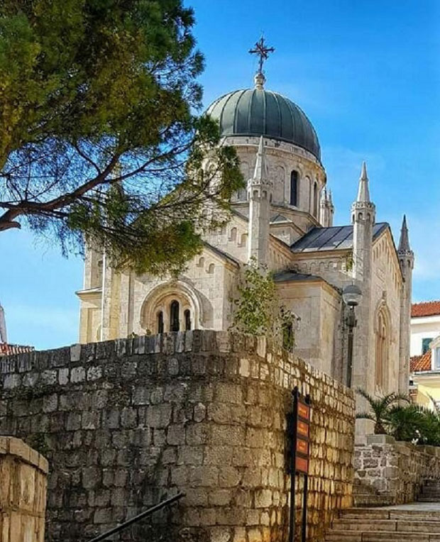 КРАЈ РАДОВА НА СВЕТИЊИ У ХЕРЦЕГ НОВОМ: Уређена лепотица