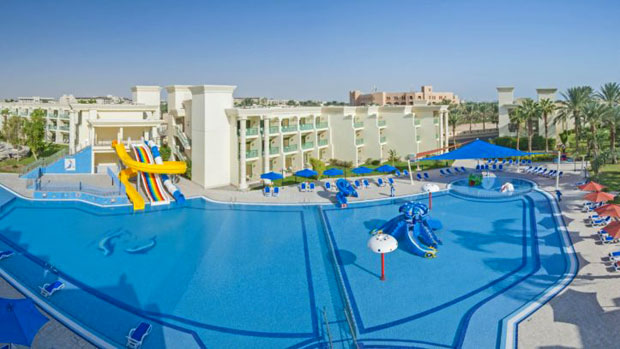 ПОЗНАТ ЛАНАЦ ХОТЕЛА И ЈЕДНА ОД НАЈЛЕПШИХ ПЛАЖА ХУРГАДЕ: Савршен спој за идеално летовање