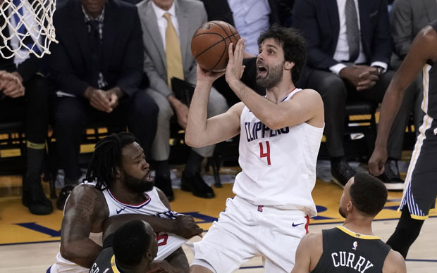 МАКАБИ ЗАГРИЗАО ЗА ТЕОДОСИЋА: Рани отказ у Клиперсима отворио српском плејмејкеру пут повратка у европску кошарку