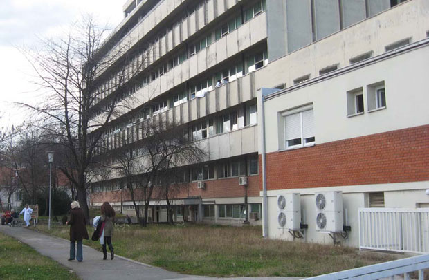 ТУГА У ЧАЧАНСКОЈ БОЛНИЦИ: Вирус грипа покосио малишана, лекари брину и о здрављу његове сестре близнакиње