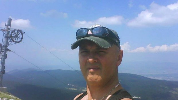 ПОЛИЦАЈАЦ УБИЈЕН НА ДУЖНОСТИ: Трага се за вишеструким убицом. Пре 17 година усмртио и мајку