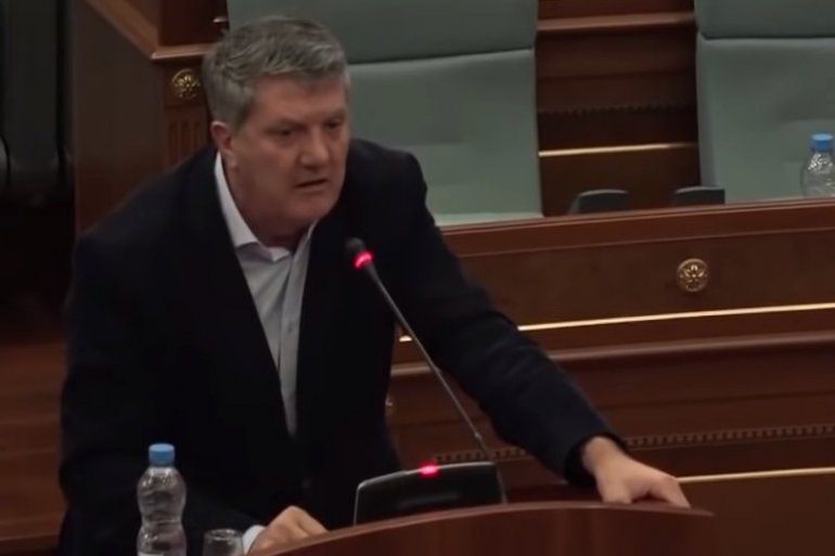 ДОСАД НЕВИЂЕНО ПРИЗНАЊЕ АЛБАНСКОГ ПОСЛАНИКА: Да ми Америка каже да не спавам са женом, ја нећу спавати!