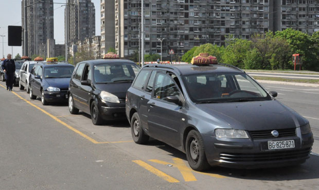 Мобилни тоалети и за такси возаче