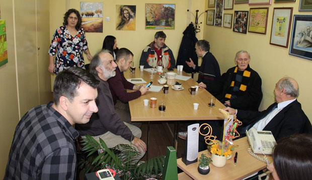 Kацига француском аутору Хејдарију