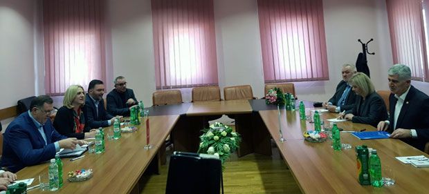 Недопустиво касни формирање власти