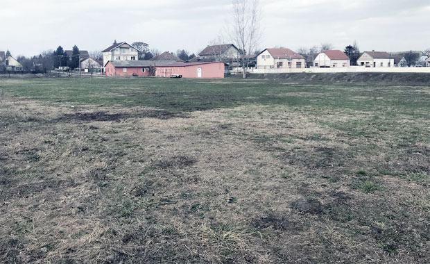 Прво терен, па трибине