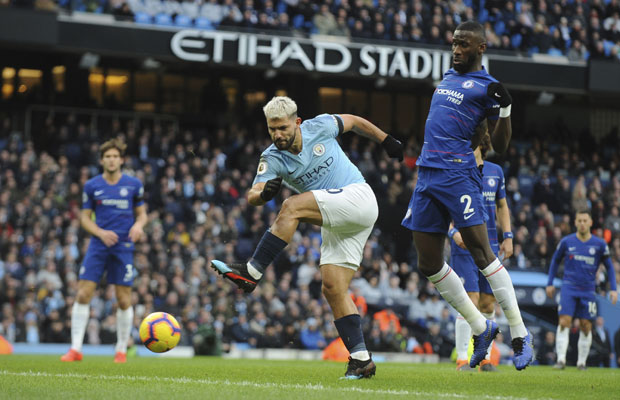 ПЛ: Голеада на Етихаду, Сити понизио Челси, навијач прекинуо утакмицу Тотенхема и Лестера да би се сликао са Сисоком (ФОТО)