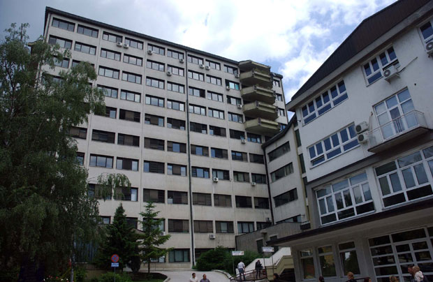 Осморо пацијената животно угрожено због грипа