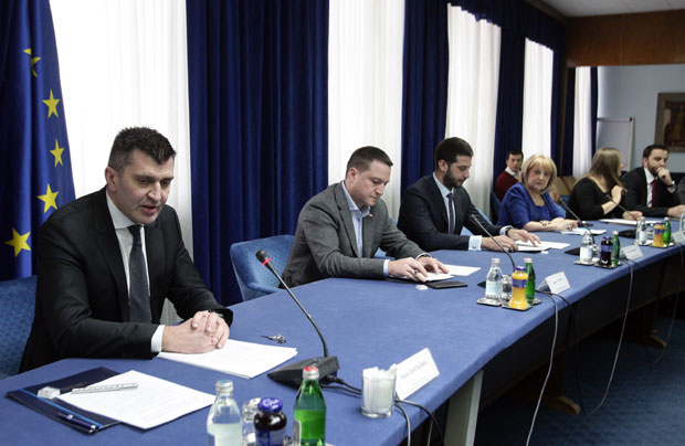 КОРАЦИ У СПРЕЧАВАЊУ ОДЛИВА МОЗГОВА: Повратак младих