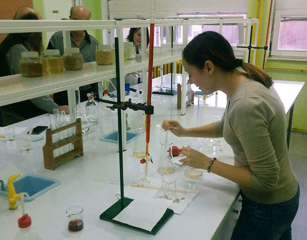 ЂАЦИ РАДЕ ПРВУ АНАЛИЗУ ПИЋА: Традиционална смотра вина и ракије у Вршцу