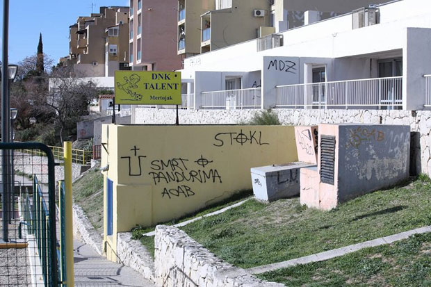 ШОВИНИСТИЧКИ ИСПАДИ НЕ ПРЕСТАЈУ: После школе и вртић у Сплиту ишаран усташким графитима
