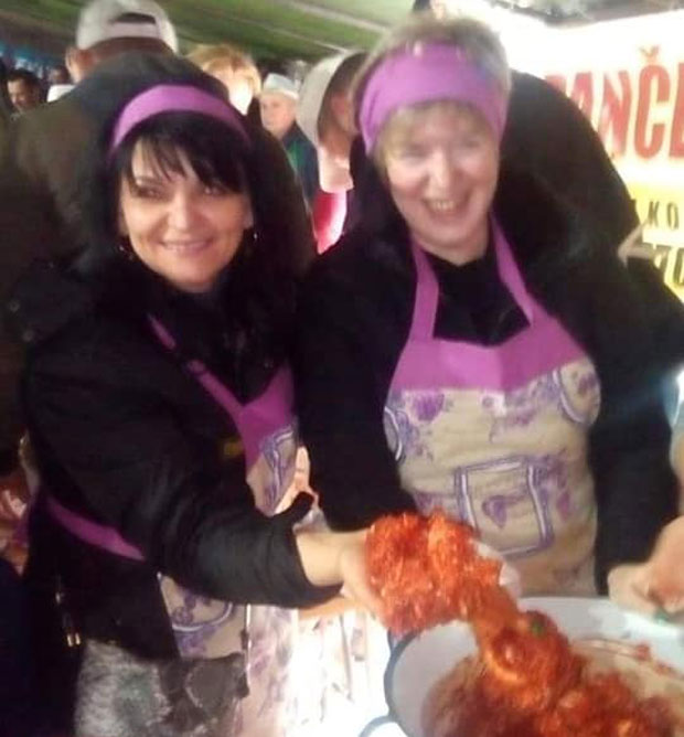 ШПИЈУНКА: Пет за кобасицу