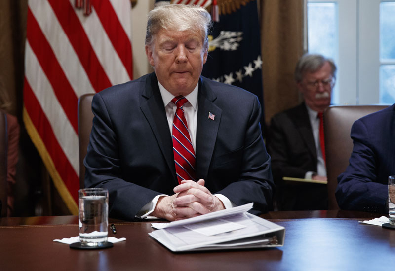 Трамп попушта Кини? 