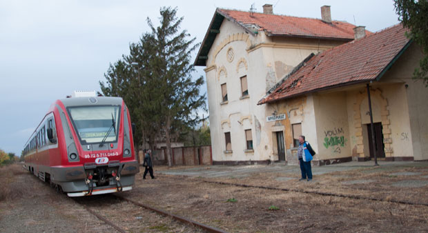 ВОЗОВИ БЕЗ ПУТНИКА: Укинут железнички саобраћај између Новог Сада и Зрењанина
