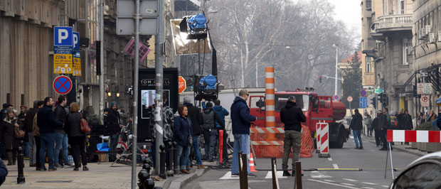 ПАЗИ, СНИМА СЕ: Аутомобил из кадра носи Паук