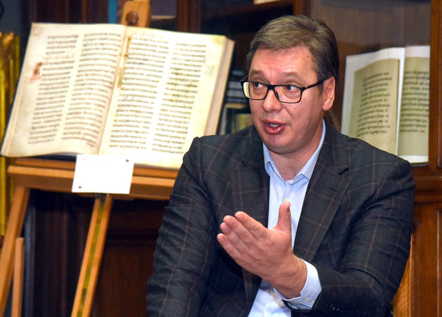 Председник: Минималац са 27.000 иде на 30.000 динара; У СНС ће позиције заузети млади и неукаљани људи