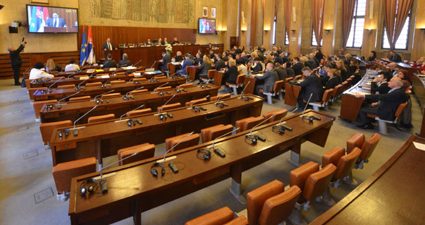 У бојкот грађана по диктату централа