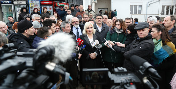 Ново искакање цистерни са амонијаком из шина: Министарка затворила колосеке