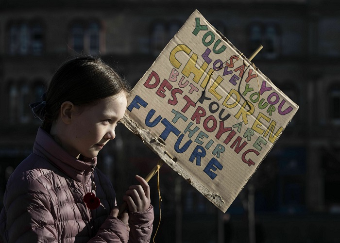 Хиљаде ученика у Великој Британији протестовало због климатских промена