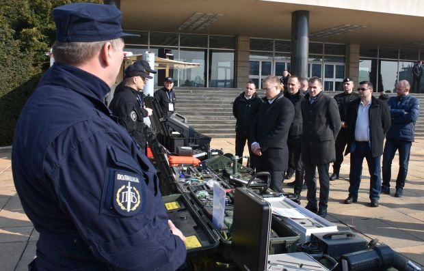 ЗДРУЖЕНА ВЕЖБА КОНТРАДИВЕРЗИОНИХ ЈЕДИНИЦА: Спремни да стану на пут терористима