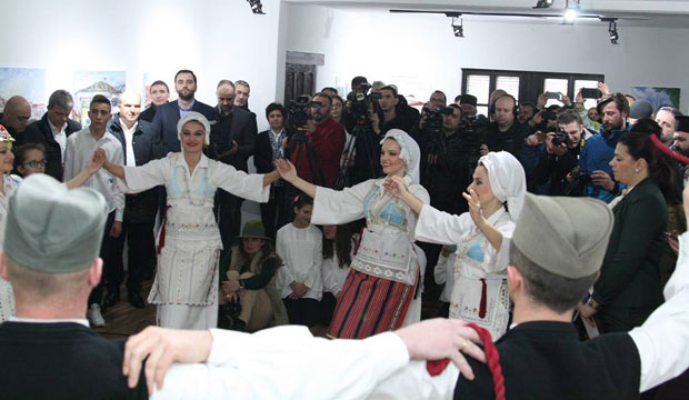 СРПСКИ КУЛТУРНИ ЦЕНТАР У ПРИШТИНИ: Нигде химна „Боже правде“ не звучи овако