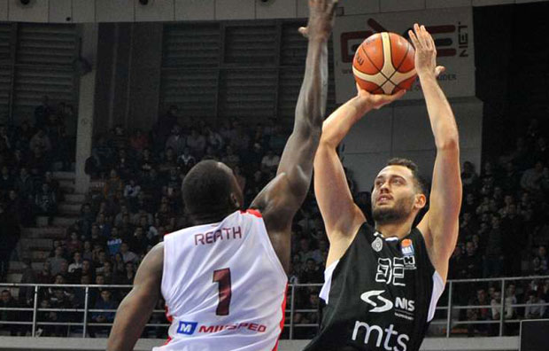 ТРИНКИЈЕР О ПОВРЕДИ ЈАНКОВИЋА: Нема потрес мозга, још је у болници...