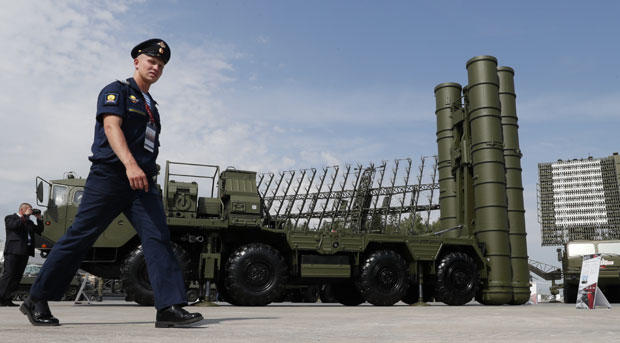 И поред претњи САД, С-400 стиже у Турску