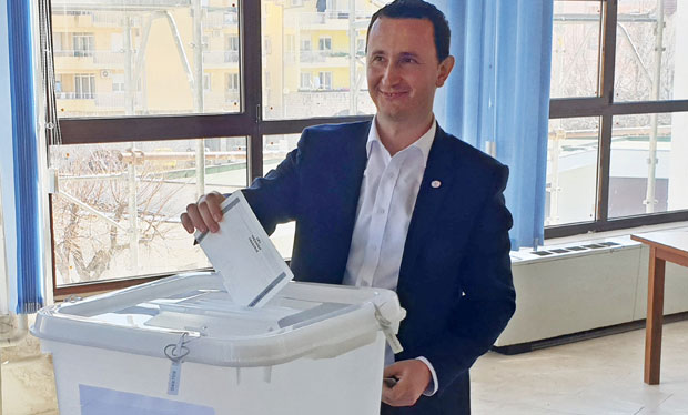 Гласање у девет локалних заједница