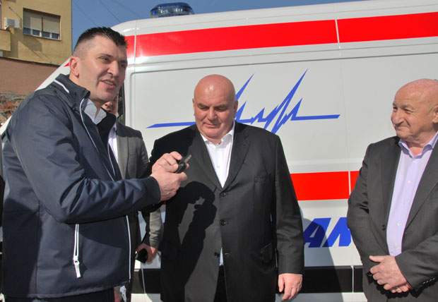 Градски центар за социјални рад у Јагодини добио санитетско возило