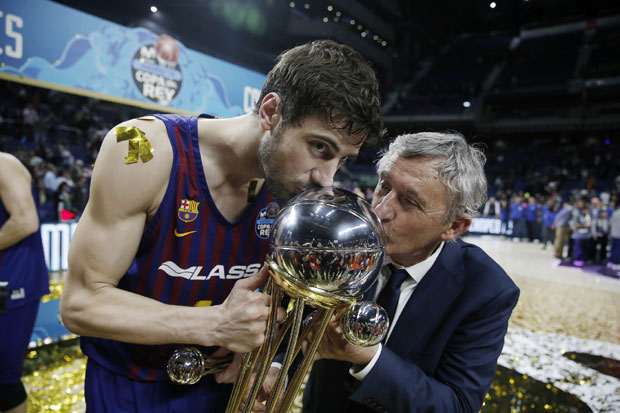 ЧАРОБНИ ШТАПИЋ ЧУДЕСНОГ ПЕШИЋА: Српски стручњак са Барселоном поново освојио Куп краља, у Реалу огорчени суђењем