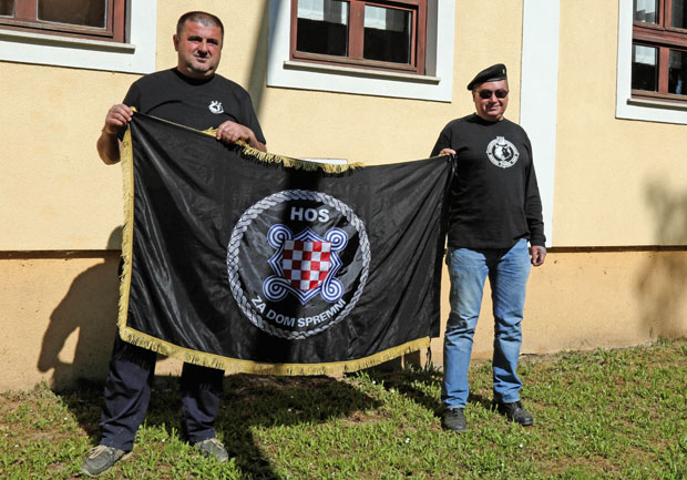 ЈЕЗИВА ИДЕЈА ИЗ ХРВАТСКЕ: За дом спремни је повик против српског фашизма