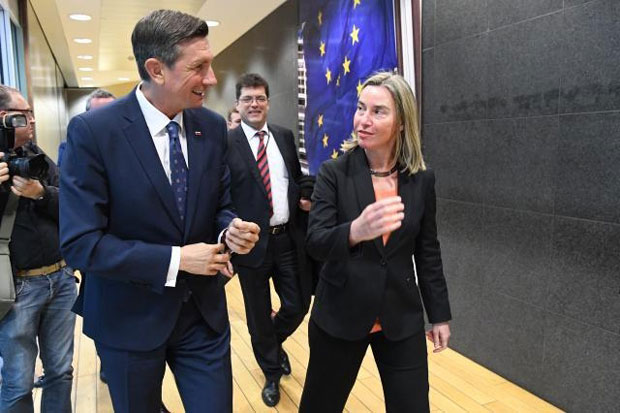 Пахор и Могерини: Допустити решење за Косово и ван оквира