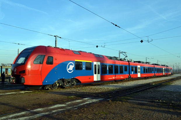 ДИРЕКТОР ЖЕЛЕЗНИЦА СРБИЈЕ ПОДНЕО ОСТАВКУ: Притиска нас чак 8.000 пресуда!