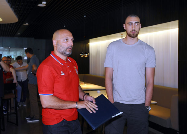 Србија јача за Милутинова против Израела